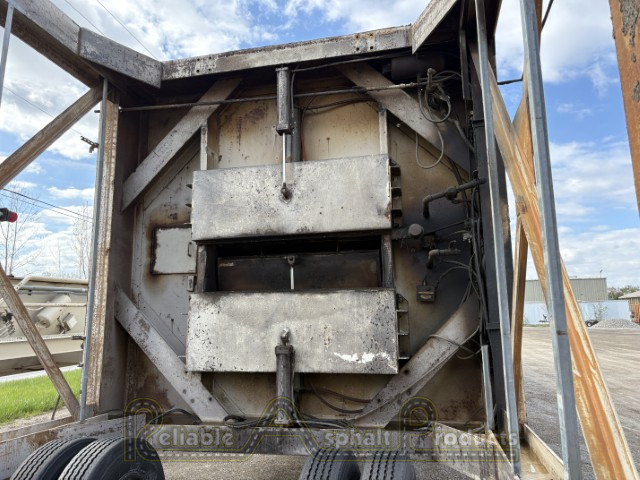 RAP-17196 Two BMG Silos (20)